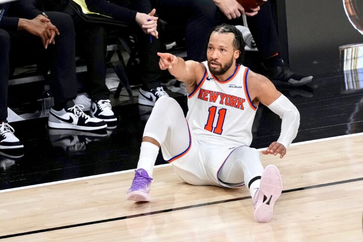 Knicks steal Game 1 of NBA Finals